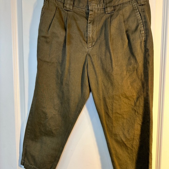 Dickies Olive Green Pleated Tapered Cropped Capri Pants, size 26 - Picture 7 of 7